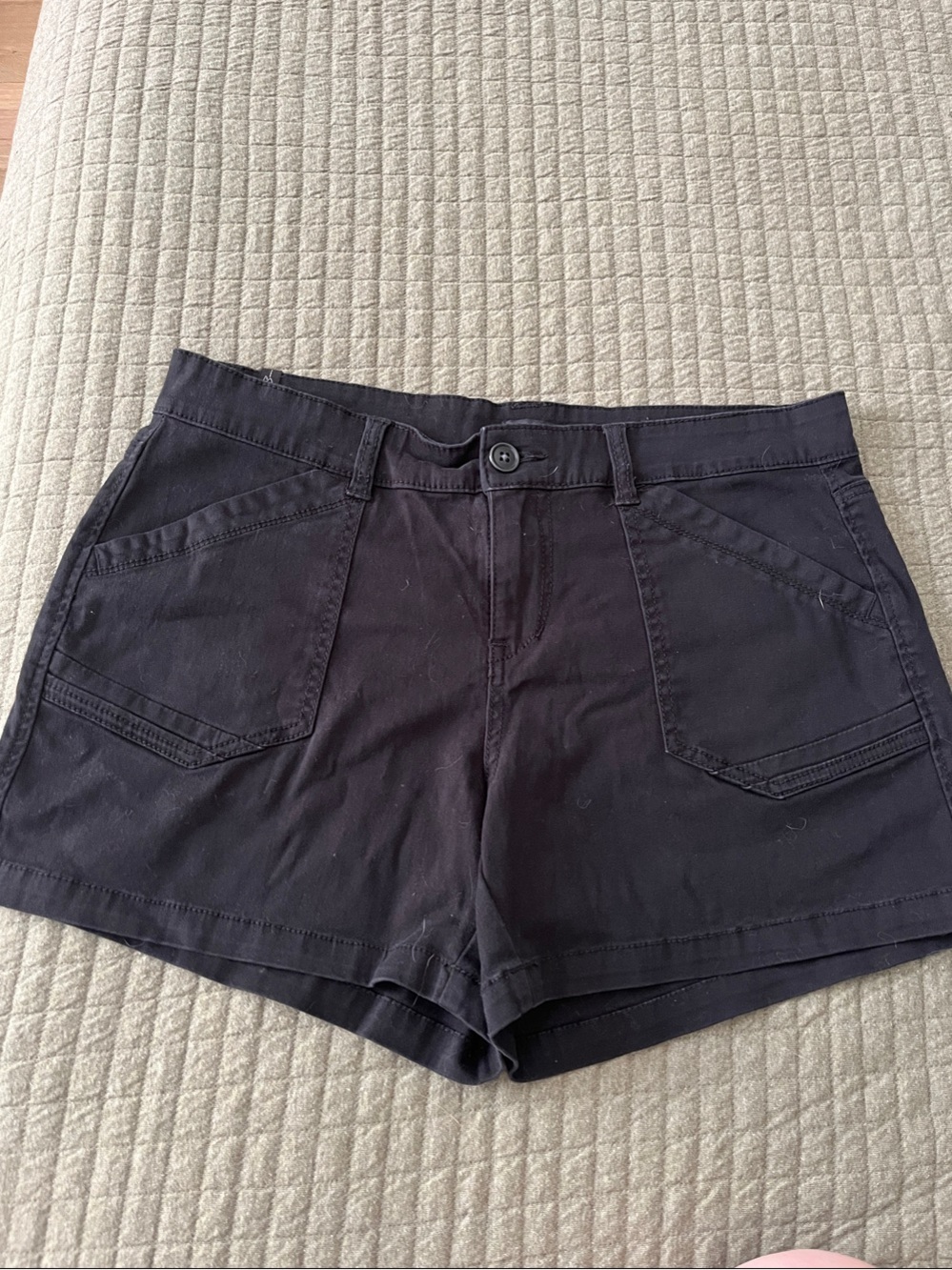 High-Waist Black Cotton Blend Women’s Shorts with Front Pockets